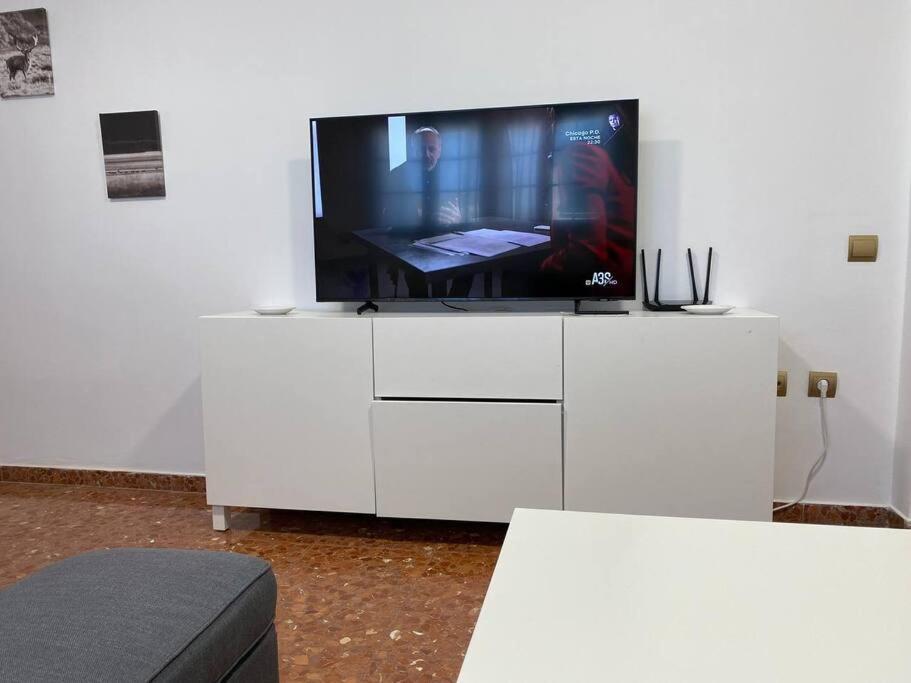 Piso Grande De 120 M2, A 15' De La Playa En Coche Appartement Huelva Buitenkant foto
