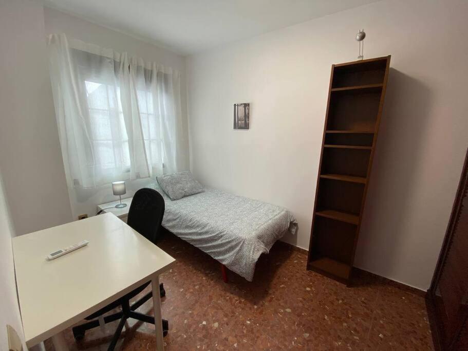 Piso Grande De 120 M2, A 15' De La Playa En Coche Appartement Huelva Buitenkant foto