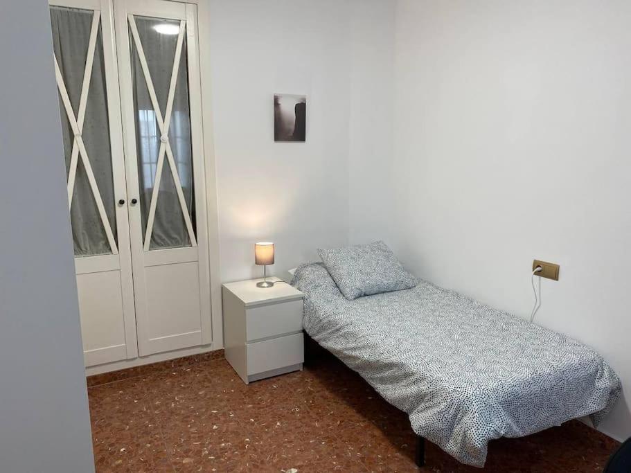 Piso Grande De 120 M2, A 15' De La Playa En Coche Appartement Huelva Buitenkant foto